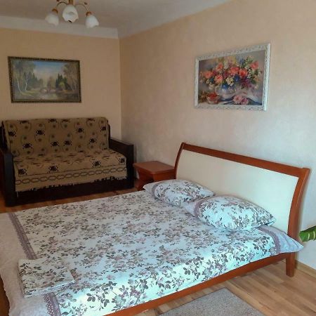Apartment On Livoberezna Metro Station Kiev Extérieur photo